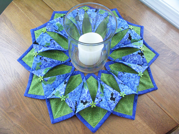 Fold 'n Stitch Wreath